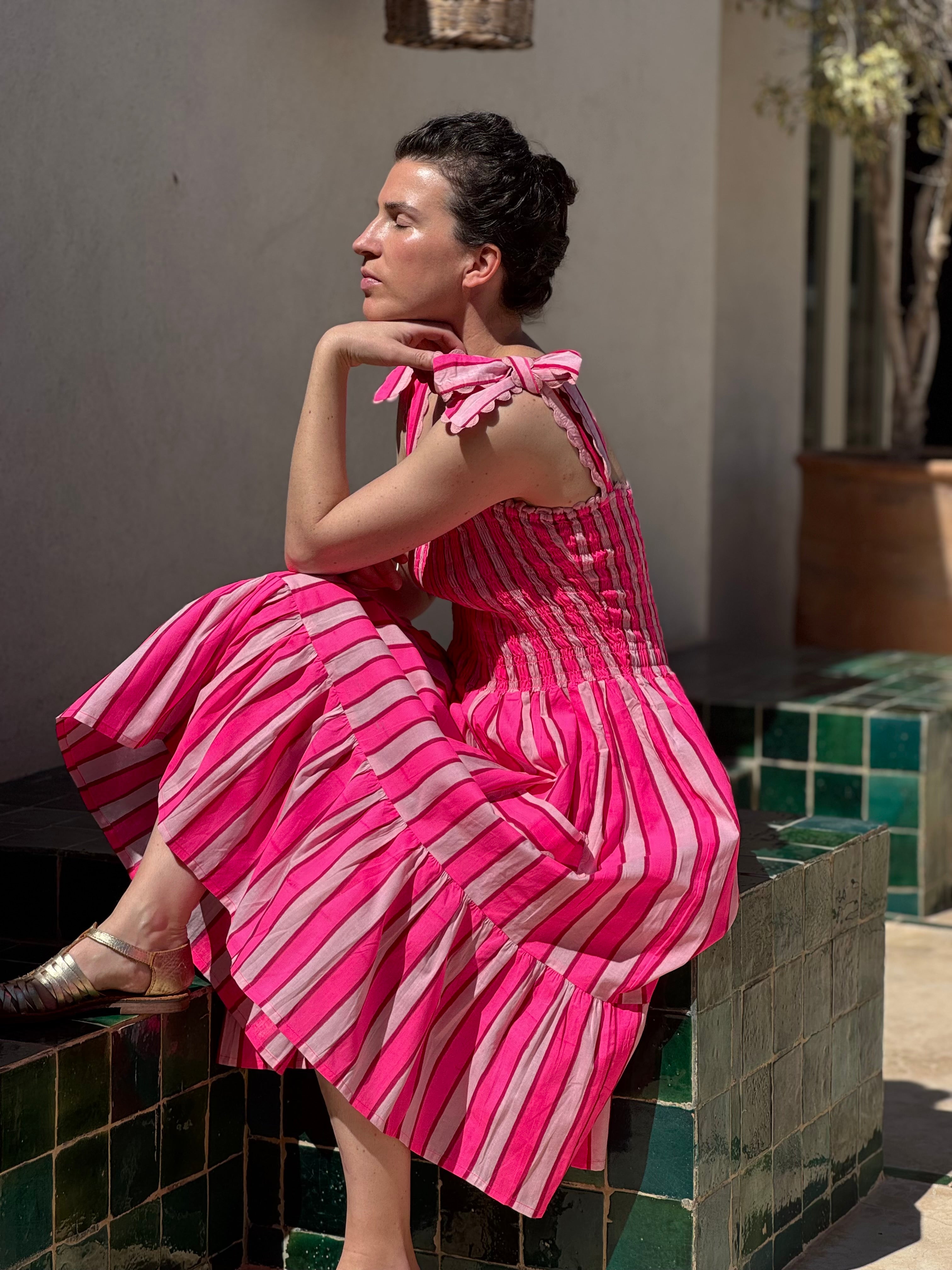 Robe froufrou rose à rayures byzantine
