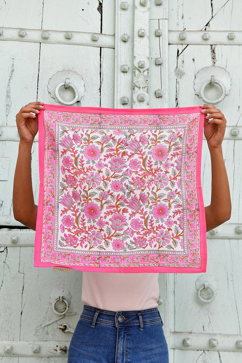 petit-foulard-andromaque-rose-byzantine-1.jpg