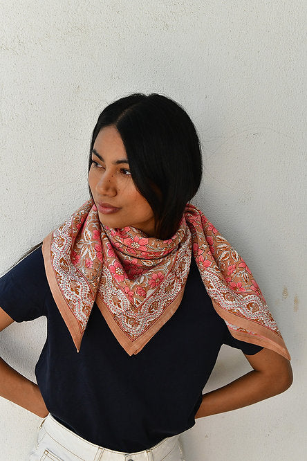 Foulard indien rose hélios