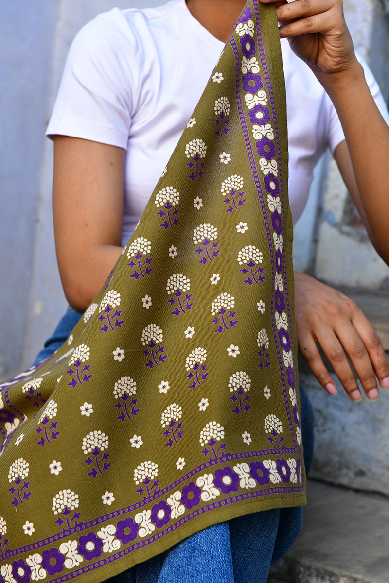 petit-foulard-anastase-olive-byzantine-1.jpg