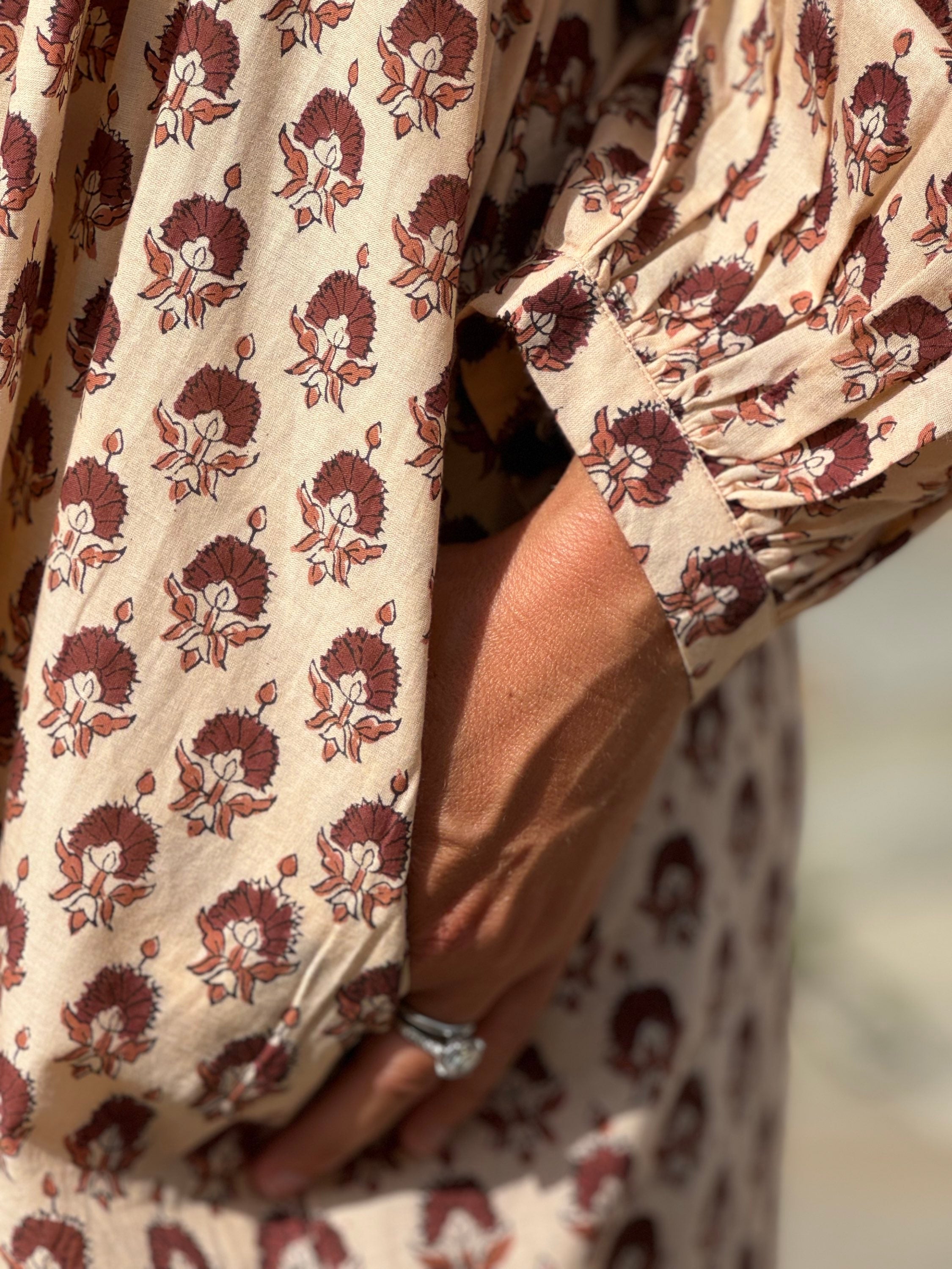 Robe marron glacé fleurs