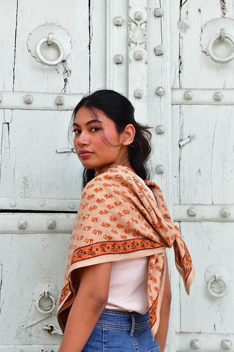 grand-foulard-blockprint-nika-beige-byzantine-2.jpg