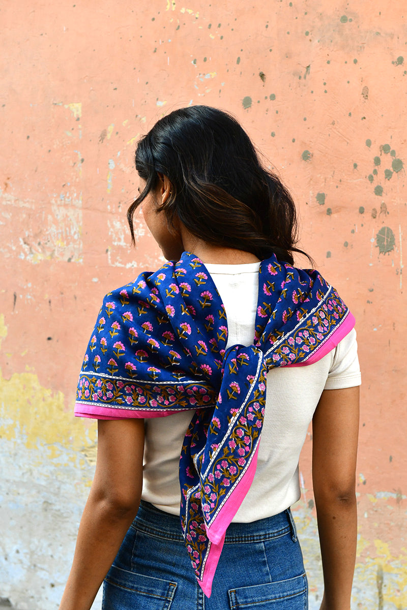 grand-foulard-blockprint-selene-bleu-nuit-6_edited.jpg