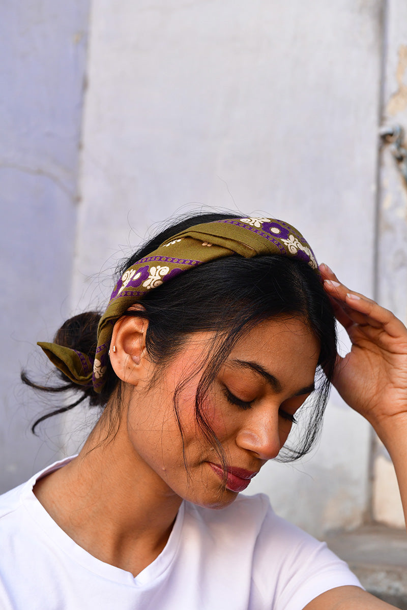 petit-foulard-anastase-olive-byzantine-4.jpg