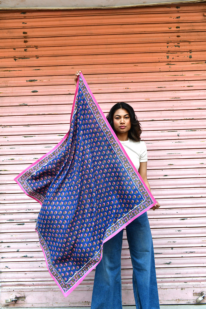 grand-foulard-blockprint-selene-bleu-nuit-2_edited.jpg
