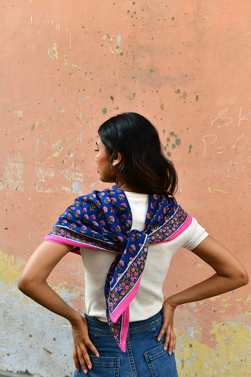 grand-foulard-blockprint-selene-bleu-nuit-5_edited.jpg