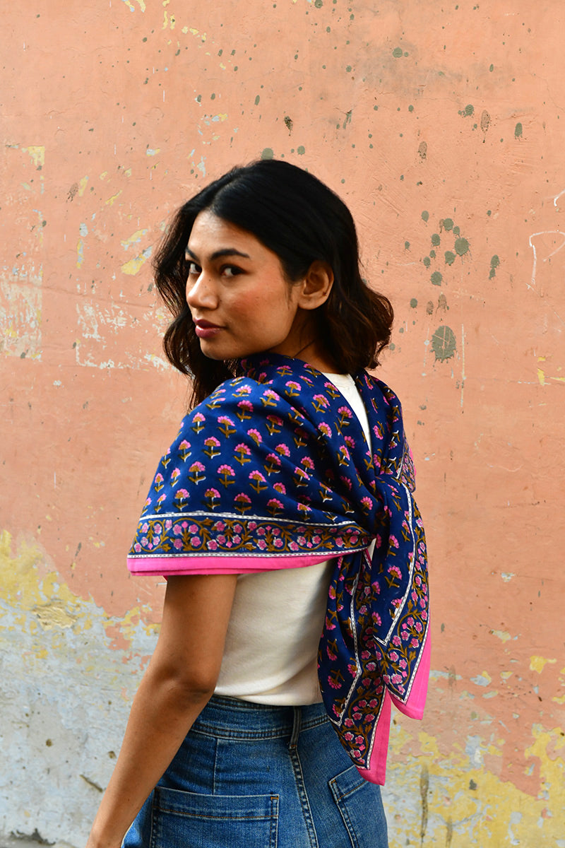 grand-foulard-blockprint-selene-bleu-nuit-4_edited.jpg