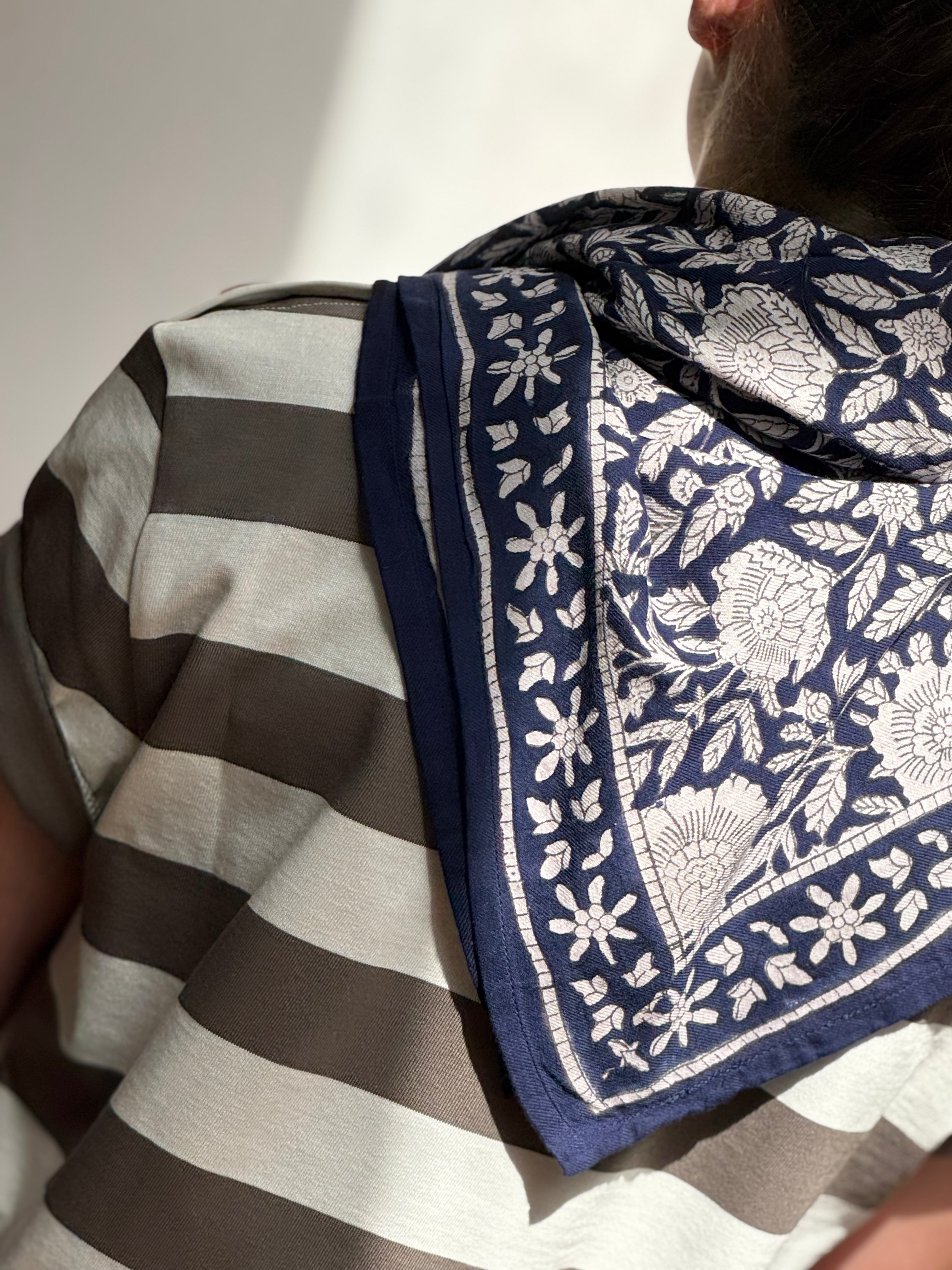 Foulard bleu et blanc Antioche