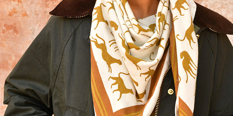 grand foulard anastase vert imprimé à la main