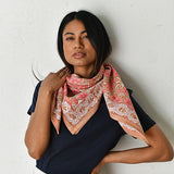 Grand foulard femme fleuri rose hélios 