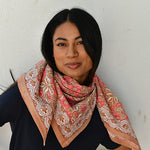 Foulard fleuri rose hélios byzantine