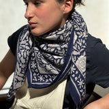Foulard bleu femme antioche