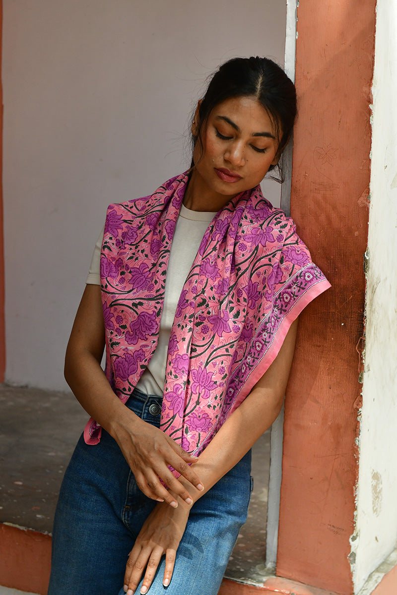 grand-foulard-blockprint-nicee-rose-1.jpg
