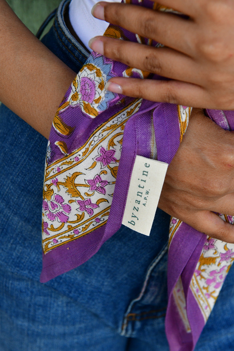 grand-foulard-halicarnasse-prune-byzantine-3.jpg