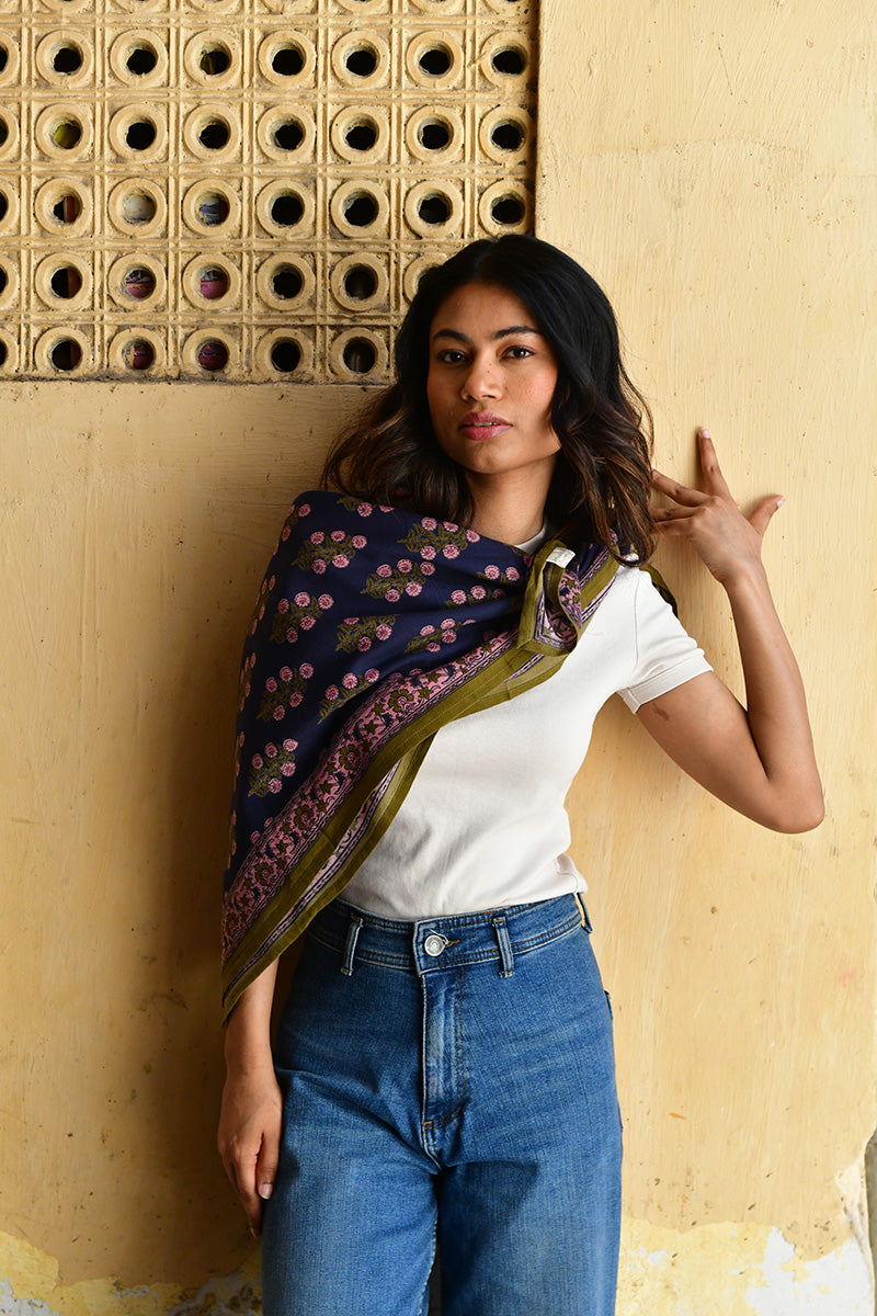 grand-foulard-blockprint-antigone-nuit-byzantine-3.jpg