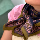 grand-foulard-blockprint-antigone-nuit-indien-2.jpeg