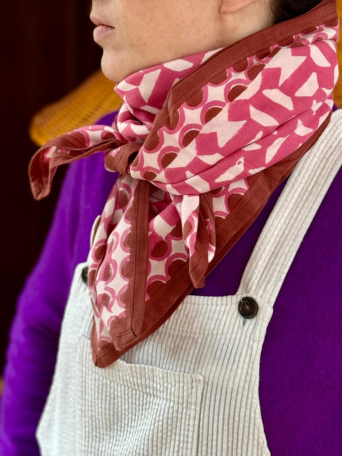 foulard-byzantine-blockprint-metria-rose-indien-1.jpg