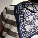 Foulard bleu et blanc Antioche 