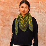 Grand foulard FAUVE Vert