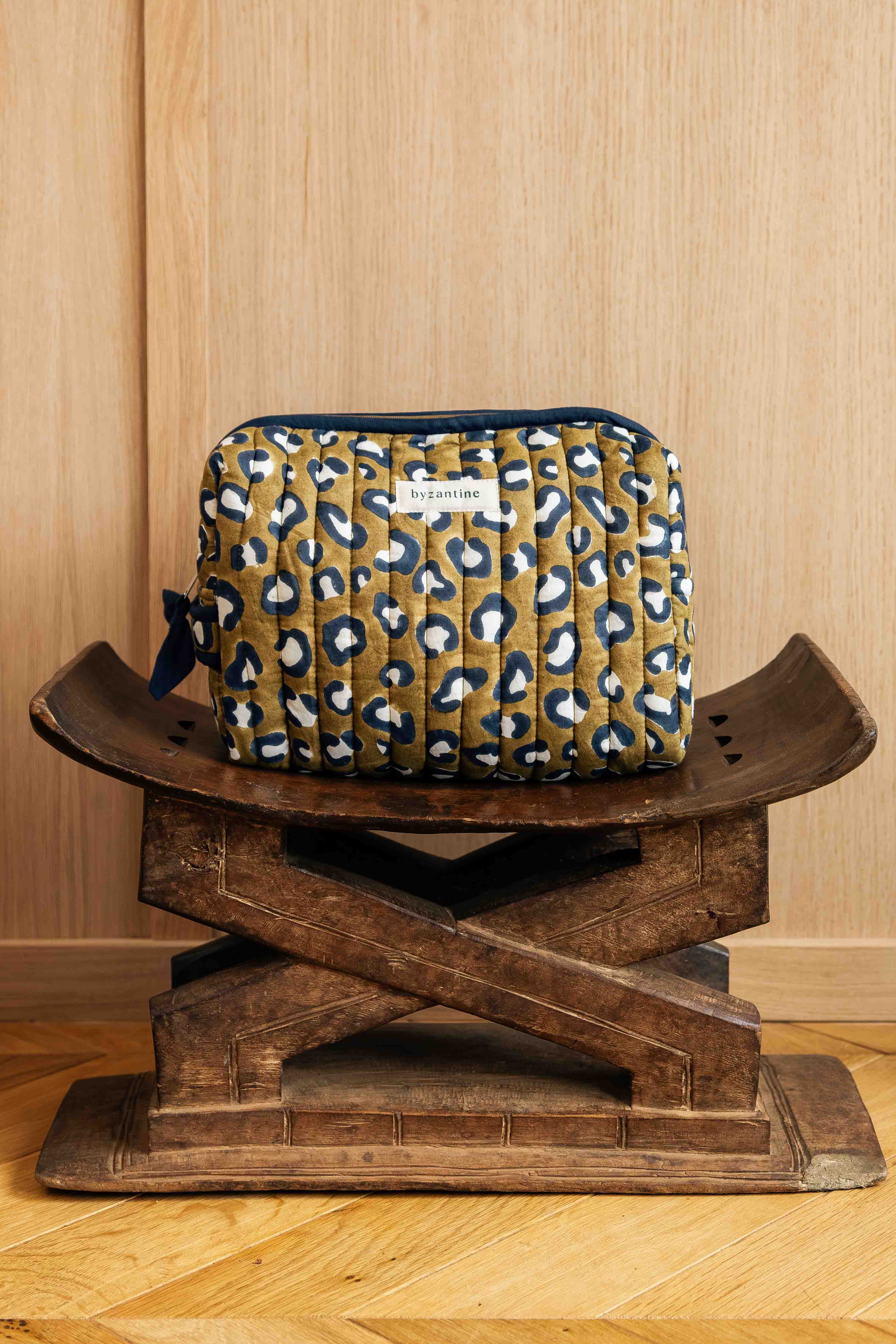 Grand trousse de toilette motif léopard vert et bleu