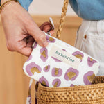 Porte carte léopard écru et mauve en coton matelassé