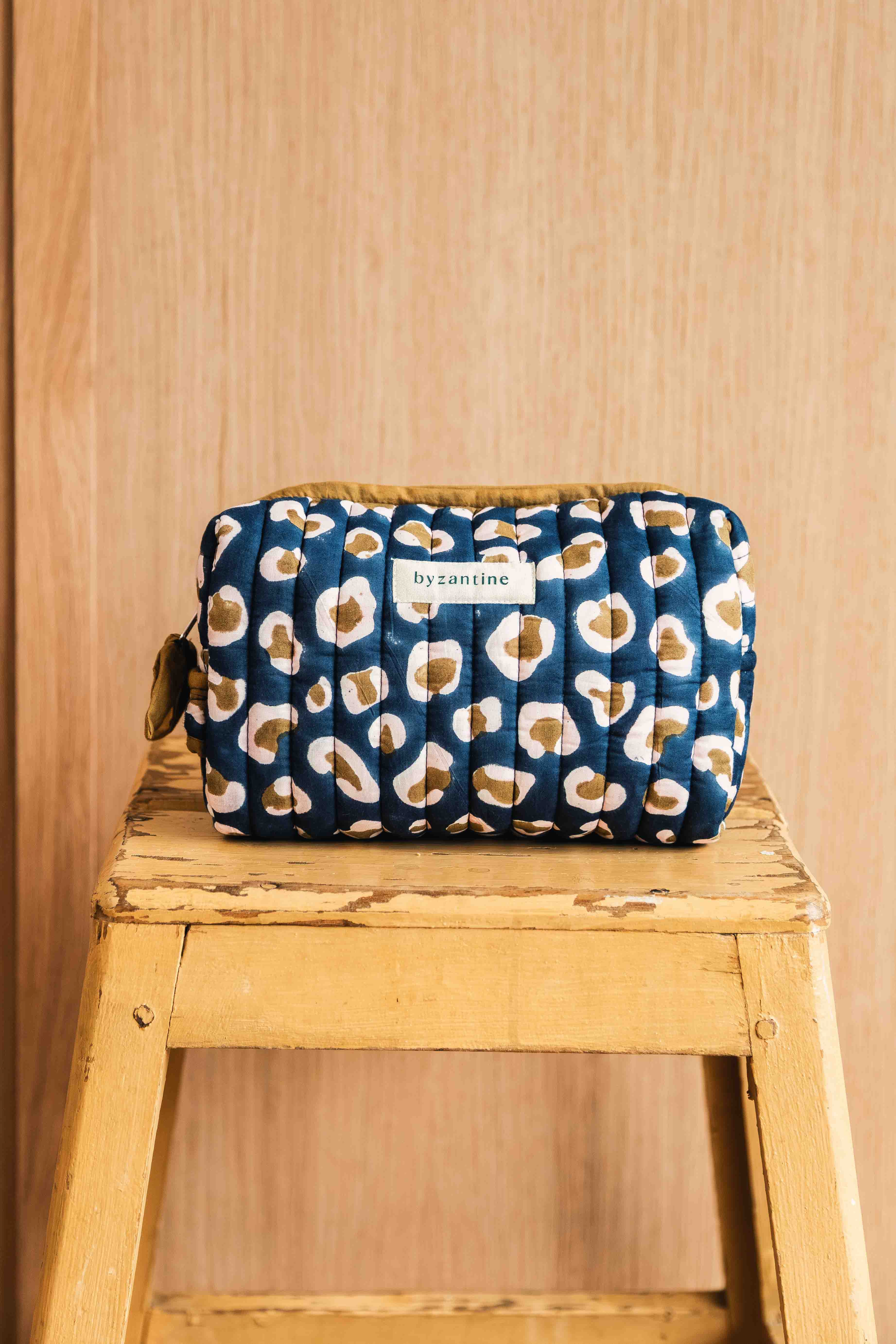 Trousse de toilette leopard bleu marine de byzantine