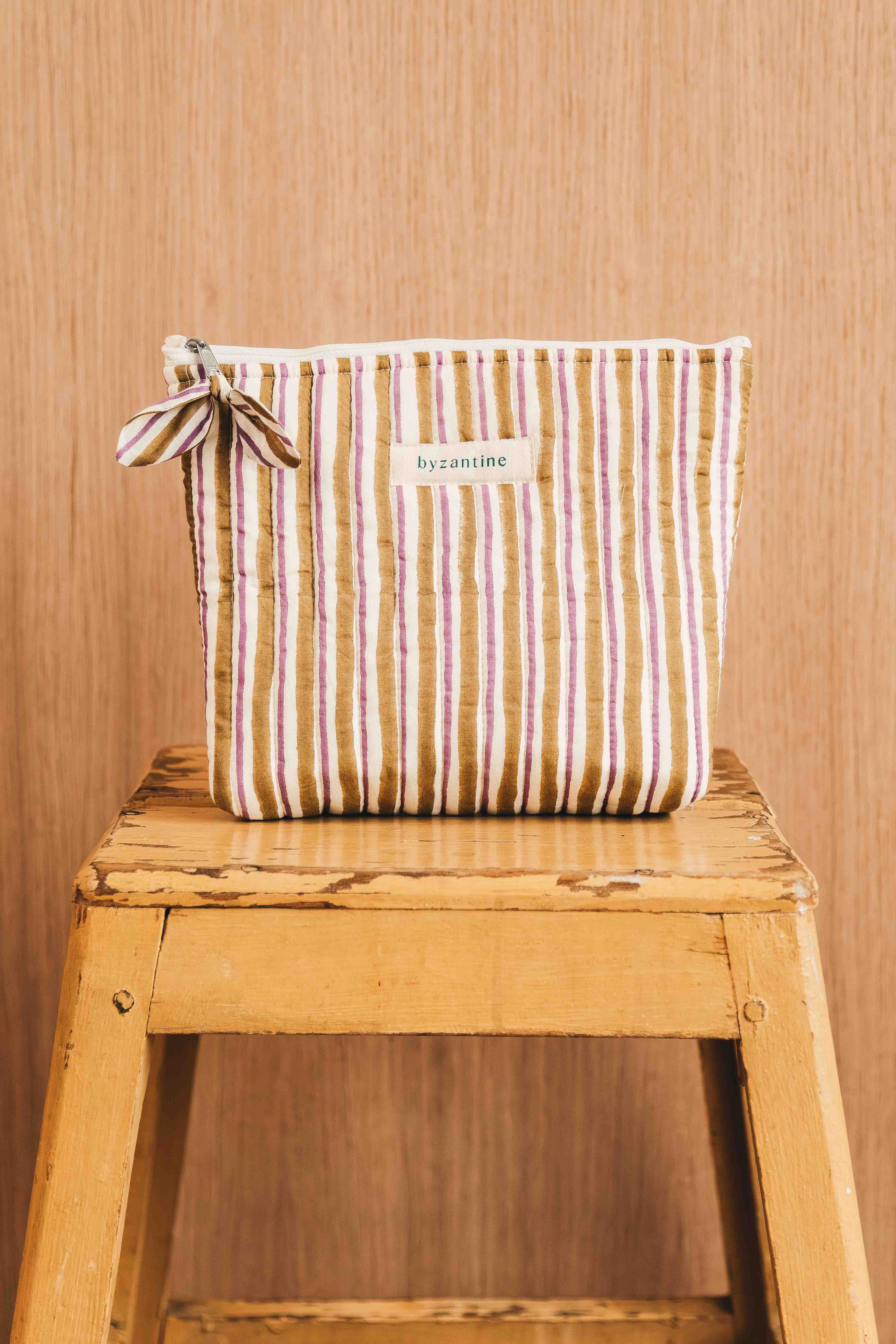 Trousse de toilette rayée kaki et écru grand format de byzantine