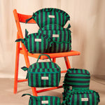 Collection de trousses Pacha Menthe de Byzantine, rayures vert et bleu nuit, chaise orange