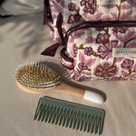 Trousses de toilette Carthage Prune de byzantine avec une brosse et un peigne