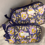 Duo de trousses de toilette N°113 Bleu de byzantine, fleurs lilas et jaunes sur fond bleu