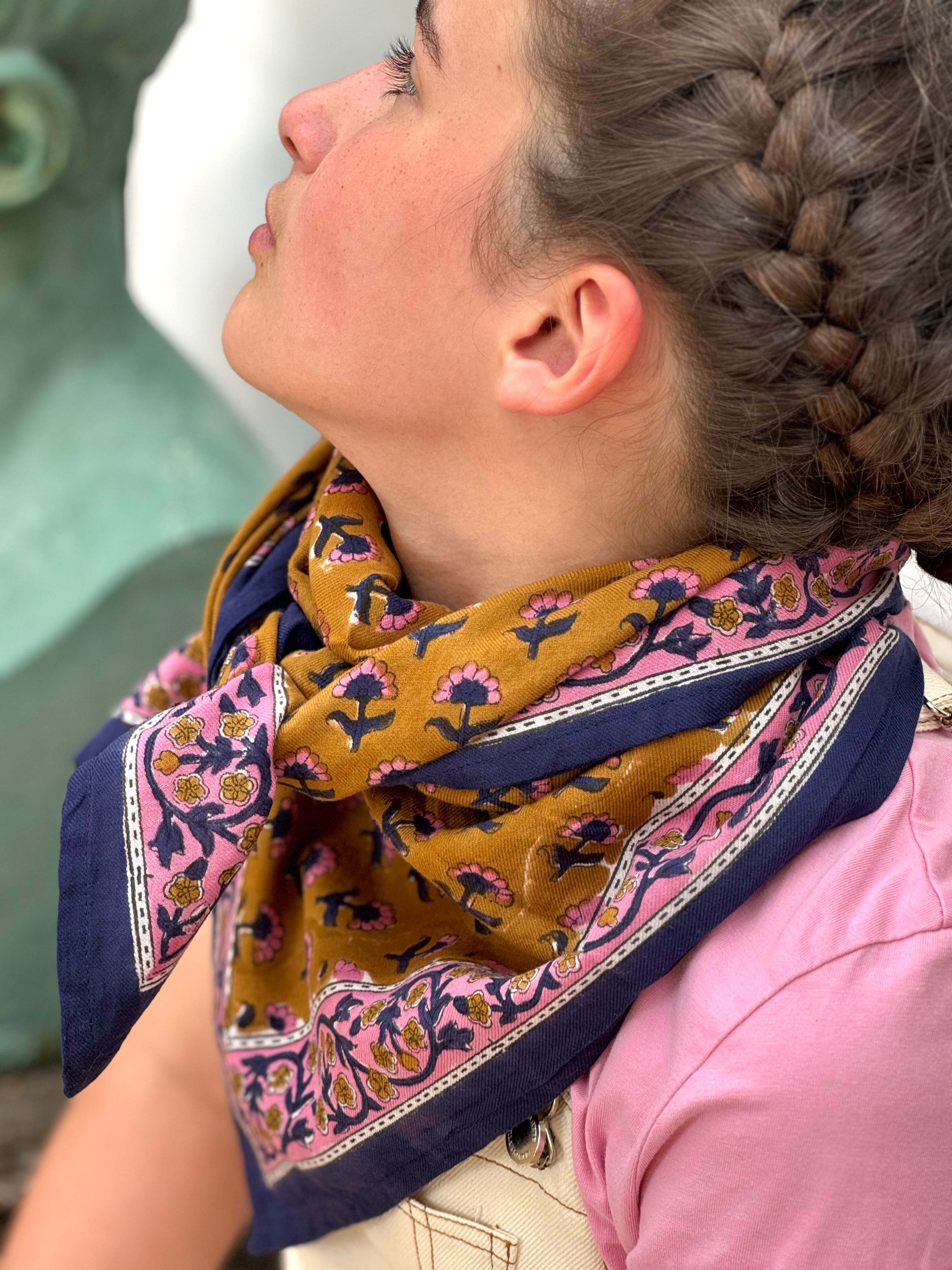 Foulard femme marron fleuri Séléné Fauve de Byzantine