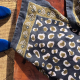 Grand foulard LÉOPARD Bleu marine