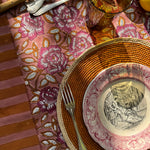 Nappe N°113 Vieux rose avec assiette et set de table en paille