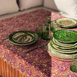 Table dressée avec la nappe N°113 Vieux rose dans un salon