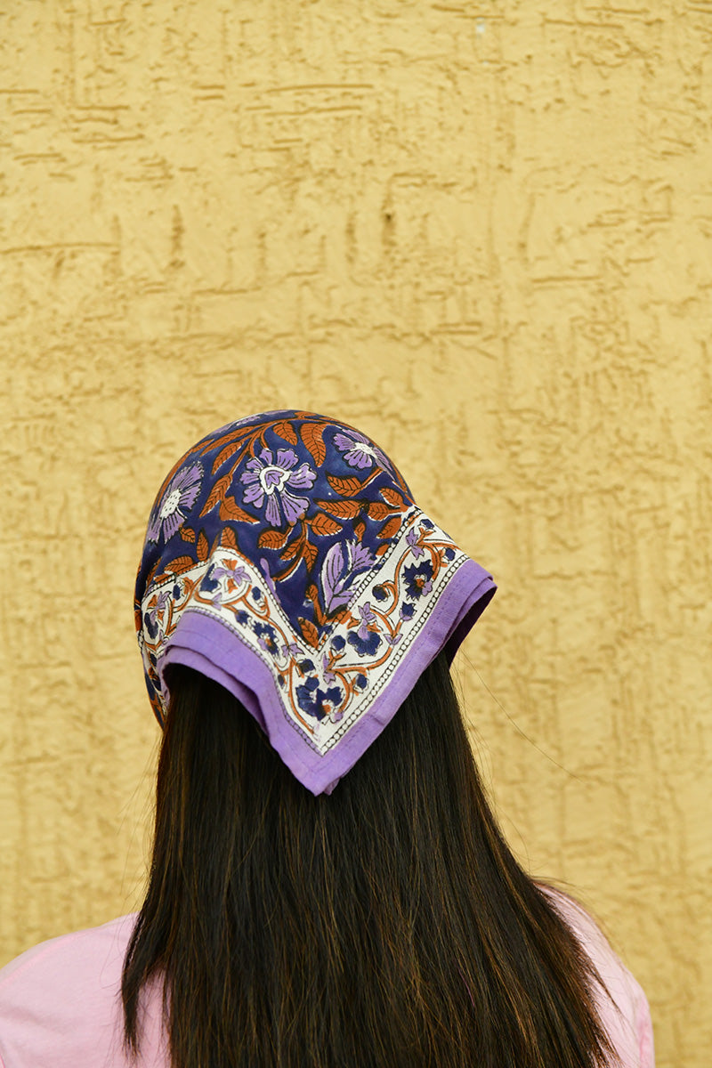 Fichu coton bleu et violet fleuri