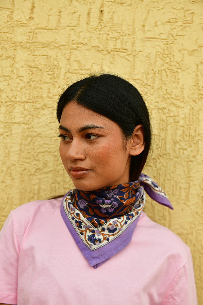 Petit foulard bleu et violet lilas