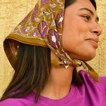 Petit foulard caramel et rose byzantine