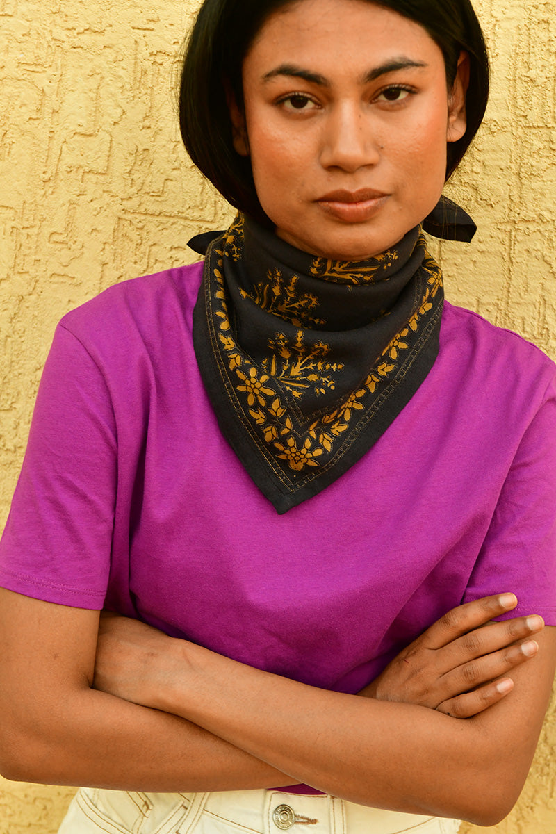 Petit foulard indien mode fleuri galatie bleu nuit 