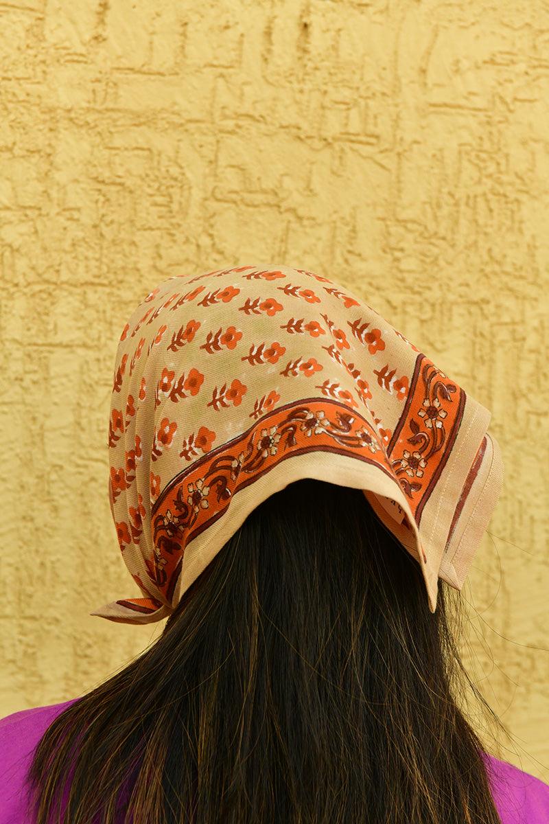 Petit foulard indien fleuri beige nika byzantine