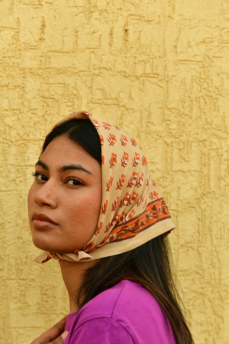 Petit foulard indien petites fleurs nika byzantine