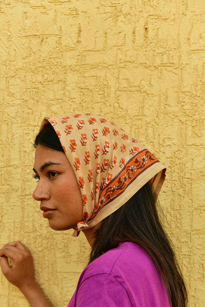 Petit foulard indien beige nika byzantine