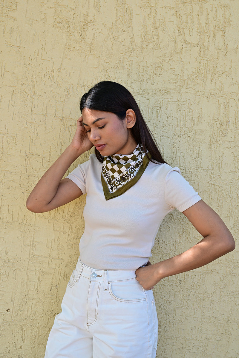 Petit foulard Checks à carreaux vert et écru de Byzantine