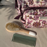 Duo de trousses Carthage Prune avec une brosse et un peigne