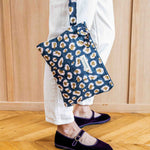 Pochette tablette léopard bleu marine de byzantine
