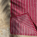 Détail de la poche de la robe Charlotte Fraise à rayures