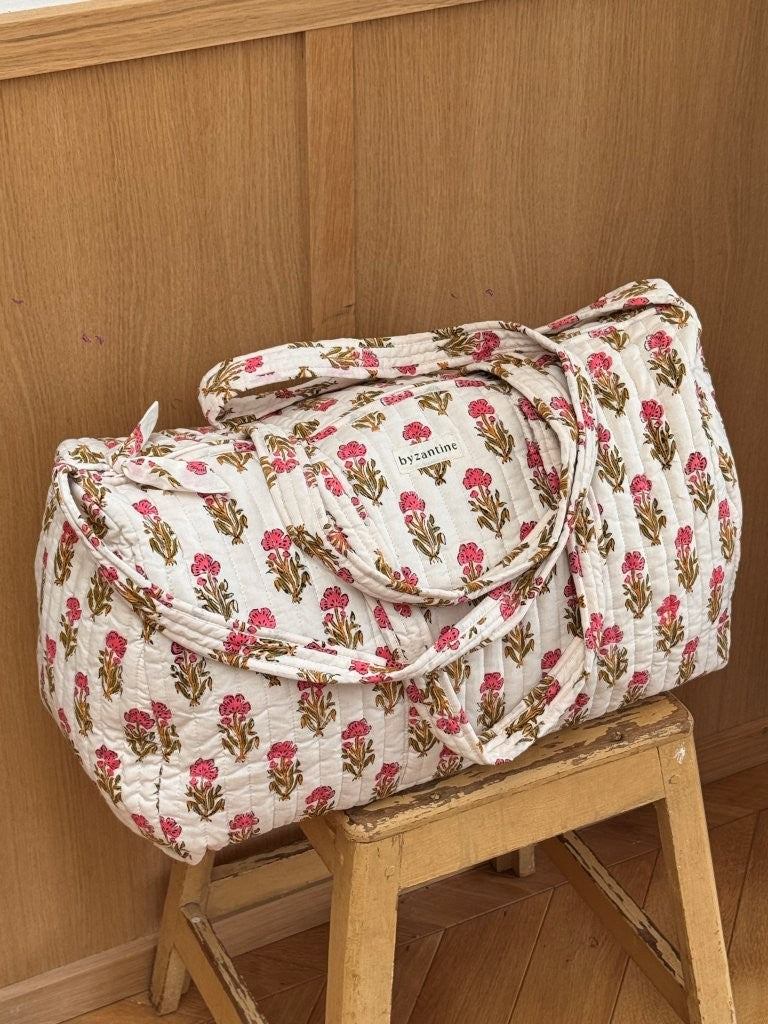 Sac weekend N°50 Rose de trois quarts, coton matelassé à petites fleurs roses